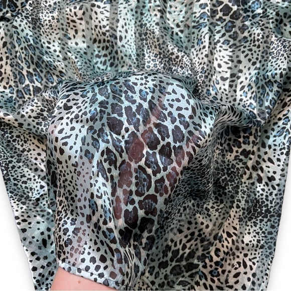 Simonton Says Animal Print Semi Sheer Blouse sz M - Picture 7 of 14